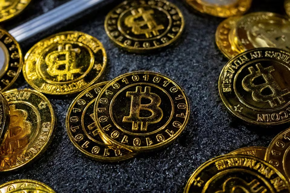 Bitcoin tops $40,000 for first time since May 2022 as momentum builds